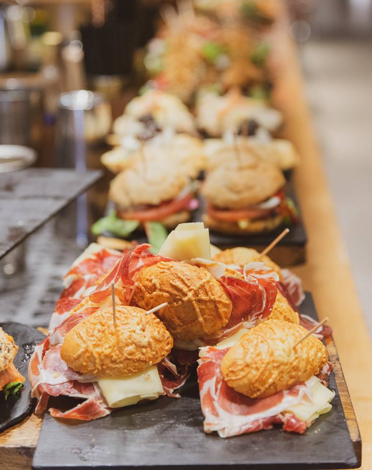 Jamon and cheese pintxos