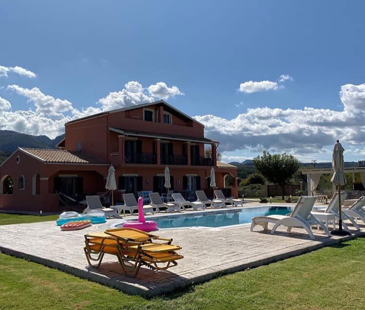 Photo of the villa and swimming pool we stayed at during the yoga retreat