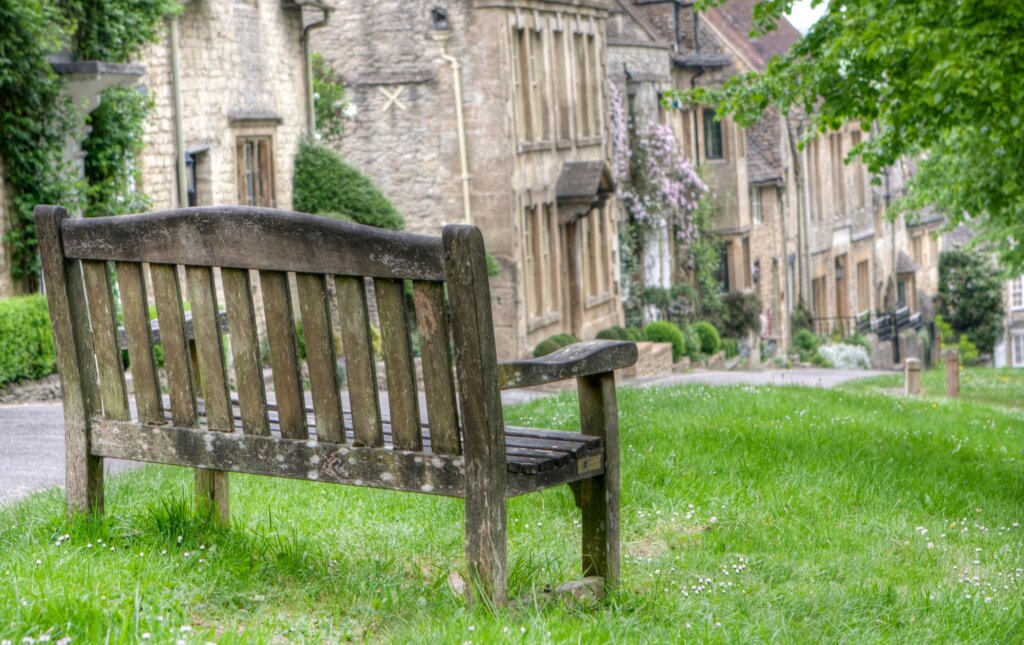 A bench at the top of Burford Hill