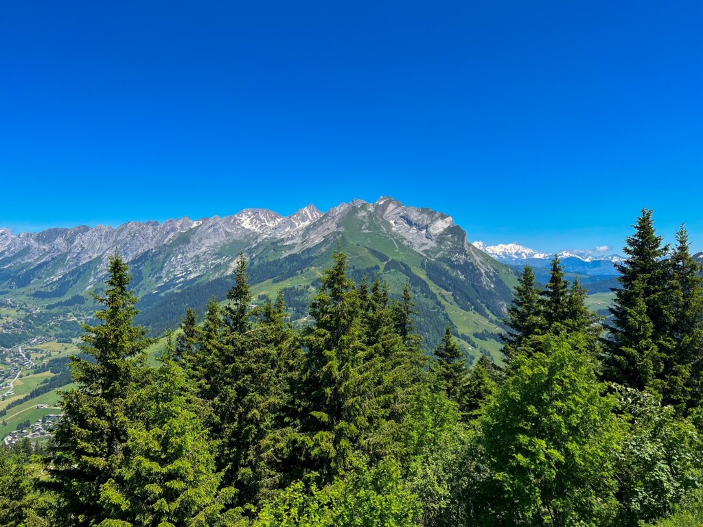 Incredible mountain scenery as seen from Beauregard Plateau