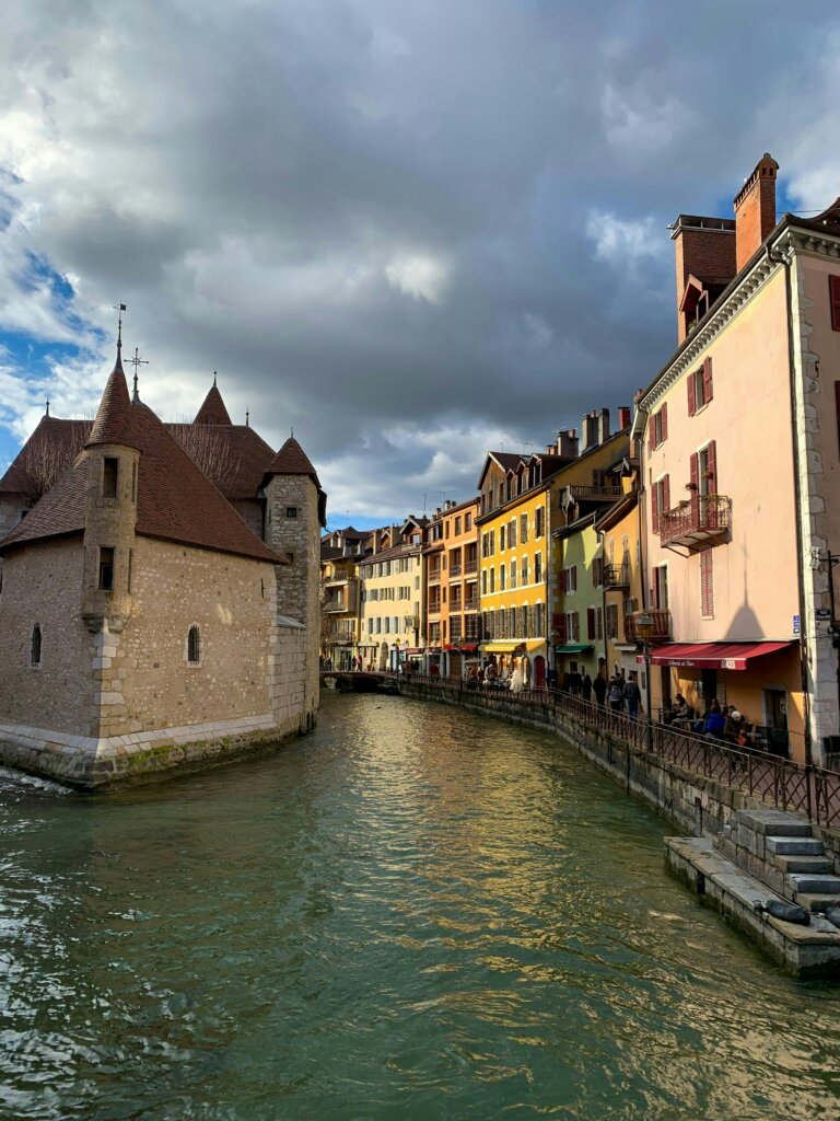 The famous Annecy house in the middle of the canal